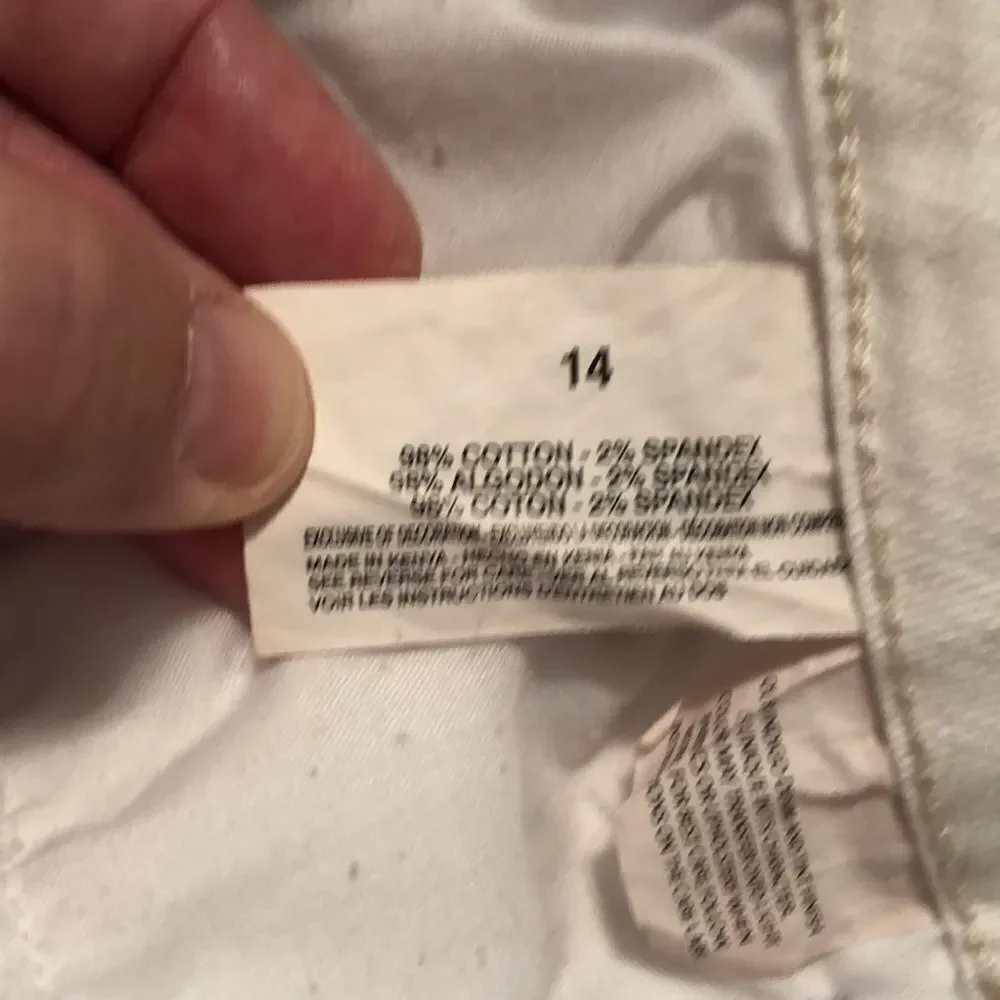 Jeanstar 14 Premium White Embroidered Pockets Crop Jeans